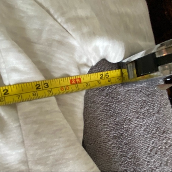 NWT Express Women’s Size XL Cream Colored Long Sleeved Shirt - Picture 8 of 8